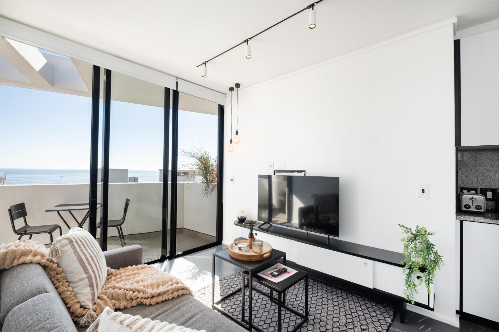 Flamingo 801 - Floor Sea Point With Daily Housekeeping Apartment *